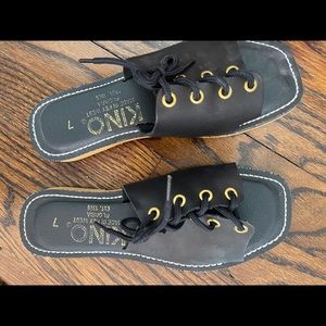 Kino sandals
